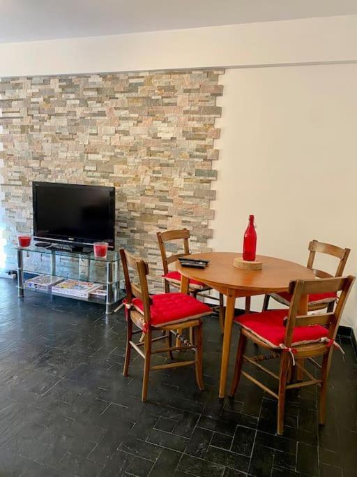 Charmant Appartement Renove Au Coeur Du Village Saint-Martin-Vésubie Exteriör bild
